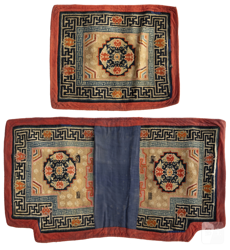 Saddle cover and under rug